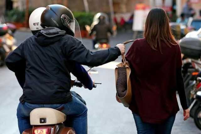 Quando a Bari imperversavano i ''topini'': intervista a M., pioniere dello scippo